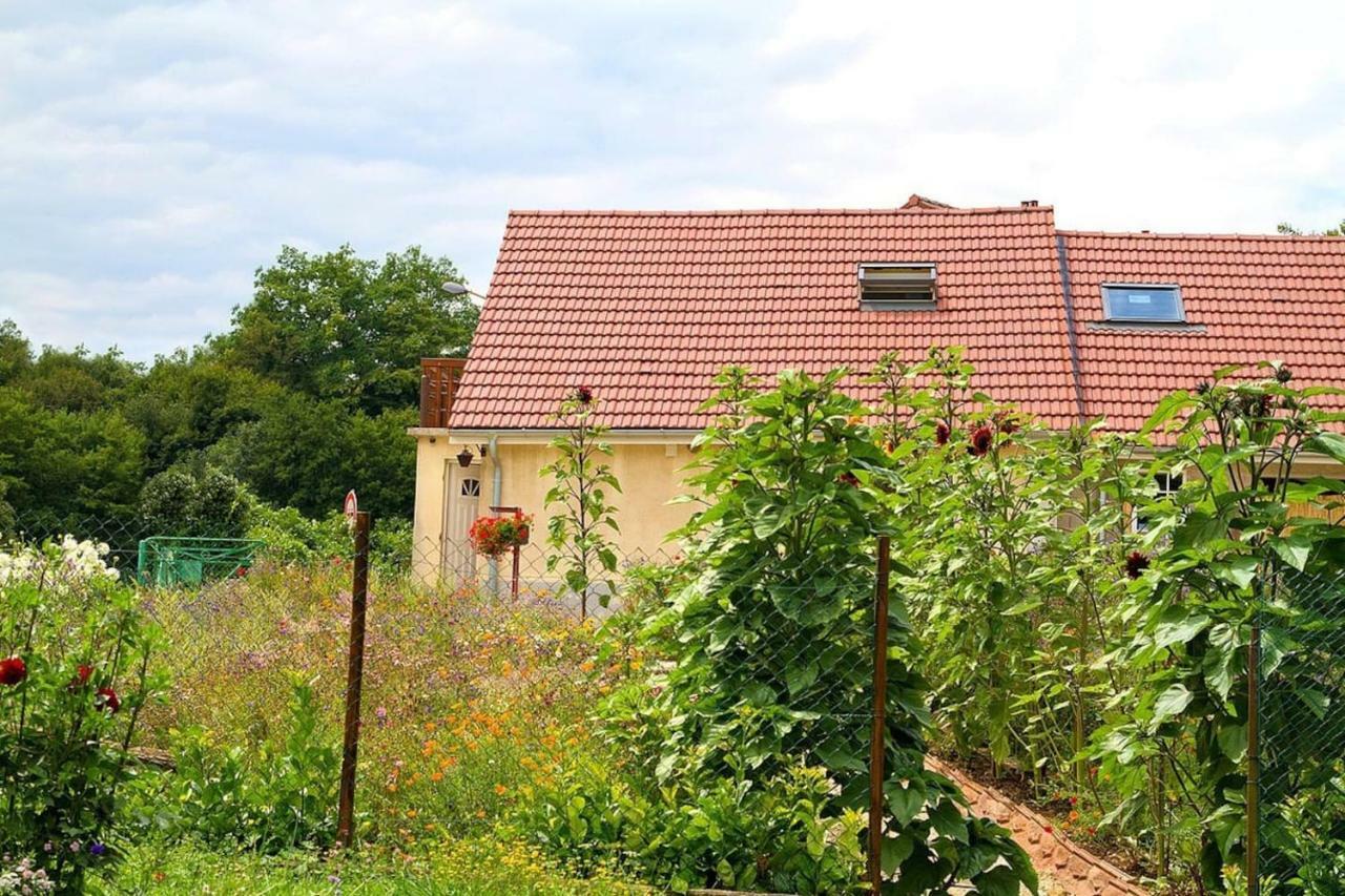 Gite Des Pres De La Douce Essert Exterior photo