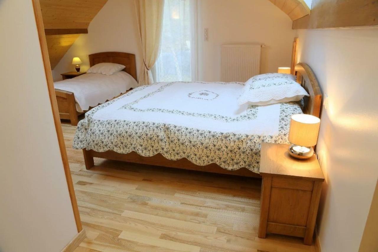 Gite Des Pres De La Douce Essert Exterior photo